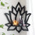 מדף פינתי שחור מעץ בצורת פרח הלוטוס